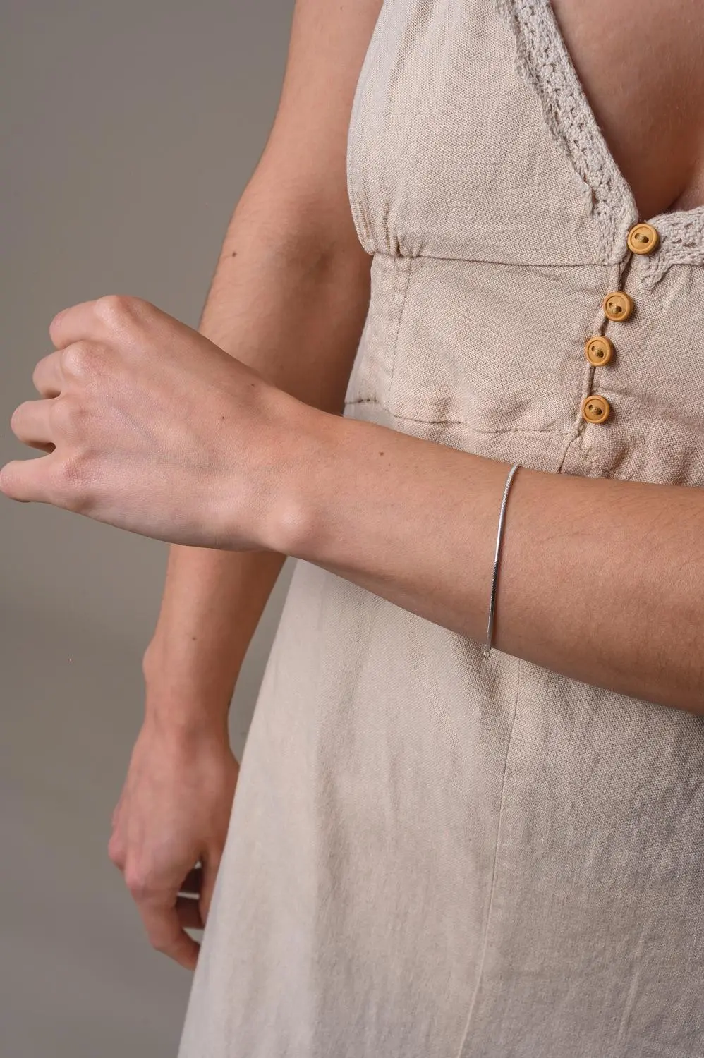 Pulseira Fita com Banho em Ródio Branco